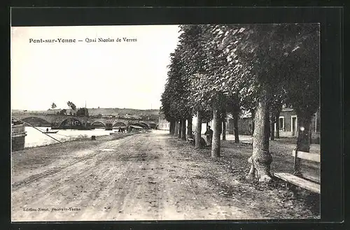 AK Pont-sur-Yonne, Quai Nicoles de Verres