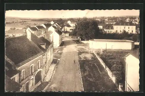 AK Courson-les-Carrieres, Vue d`ensemble, Rue du Bois prise du haut des Tours