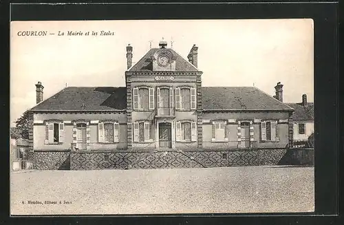 AK Courlon-sur-Yonne, La Mairie et les Ecoles, Facade