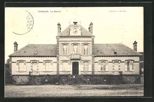 AK Courlon-sur-Yonne, La Mairie, Facade