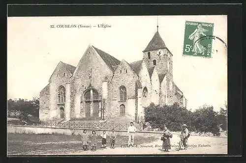 AK Courlon-sur-Yonne, L`Eglise, Kinder vor der Kirche