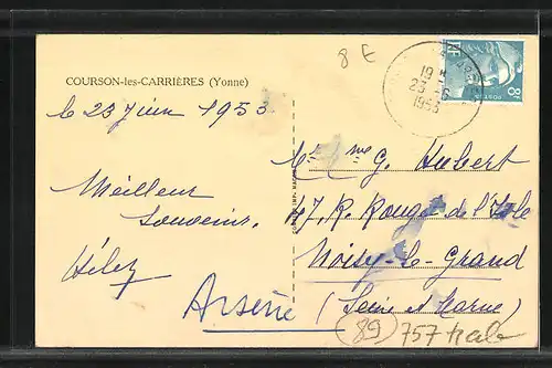 AK Courson-les-Carrieres, auf der Strasse durch die alten Wohnhäuser