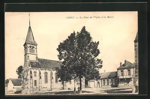 AK Chigy, La Place de l`Eglise et la Mairie