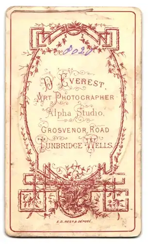 Fotografie D. Everest, Tunbridge Wells, Crosvenor Road, Portrait charmanter Herr mit Bart im Jackett