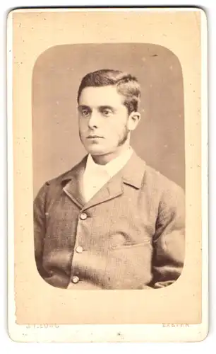 Fotografie J. F. Long, Exeter, 45 High Street, Portrait eleganter junger Herr mit Koteletten