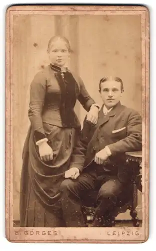 Fotografie B. Görges, Leipzig, Töpferplatz an der Promenade, Portrait junges bürgerliches Paar