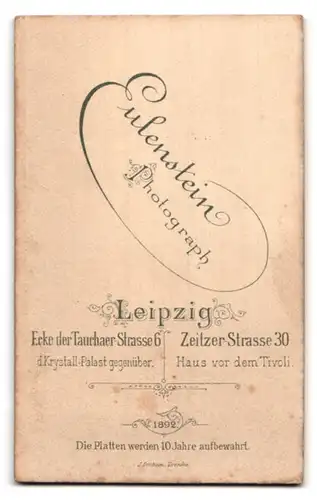 Fotografie Eulenstein, Leipzig, Zeitzer Strasse 30, Portrait elegante Dame mit Fächer