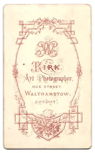 Fotografie Kirk, London, Hoe Street, Portrait ältere Dame mit ernstem Blick