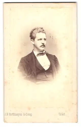 Fotografie J. B. Rottmayer & Comp., Graz, Haynau-Gasse 197, Portrait eleganter Herr mit Oberlippenbart