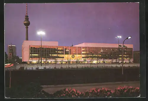 AK Berlin, Palast der Republik, Fernsehturm zur Dämmerung