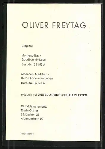 AK Musiker Oliver Freytag blickt in die Kamera, Autograph