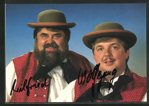 AK Musikerduo Wildecker Herzbuben mit freundlichem Lächeln, Autograph