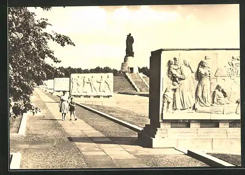 AK Berlin, Sowjetisches Ehrenmal Treptow