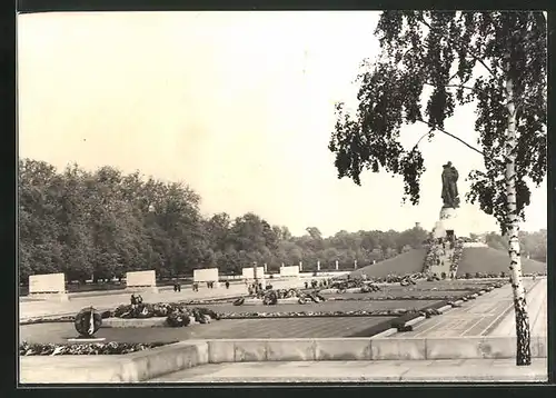 Foto-AK Berlin, Sowjetisches Ehrenmal