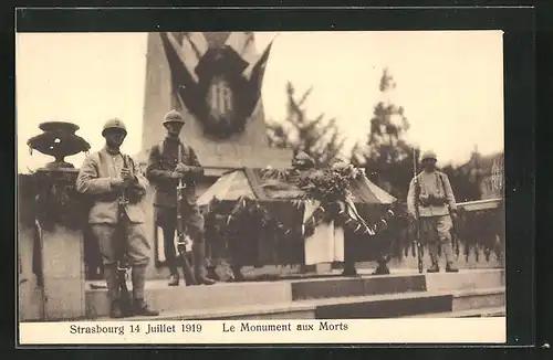 AK Strasbourg, Le Monument aux Morts, 14.7 1919