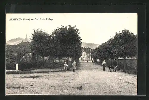 AK Armeau, Entrée du Village