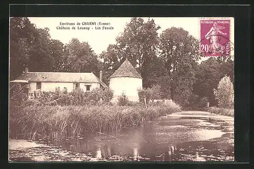 AK Charny, Château de Launay, Les Fossés