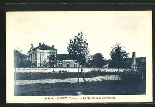 AK Soucy, La Mairie et le Monument