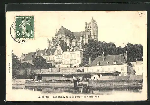 AK Auxerre, Les Quais, la Préfecture et la Cathédrale