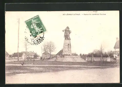 AK St-Léger-Vauban, Statue du maréchal Vauban