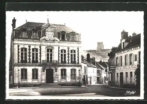 AK St-Julien-du-Sault, Place de l`Hôtel-de-Ville