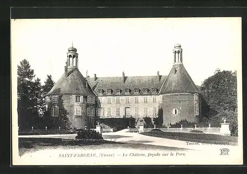 AK Saint-Fargeau, Le Château, facade sur le Parc