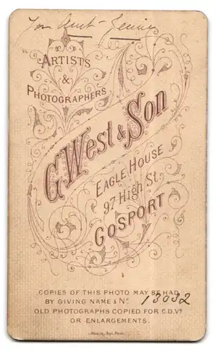 Fotografie G. West & Son, Gosport, 97 High Street, elegantes Familienportrait