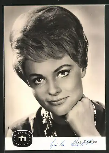 AK Schauspielerin Erika Radtke im Portrait, DDR Deutscher Fernsehfunk, Autograph