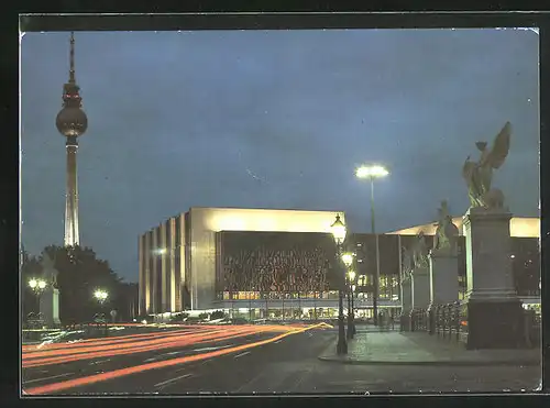 AK Berlin, Marx-Engels-Brücke bei Nacht