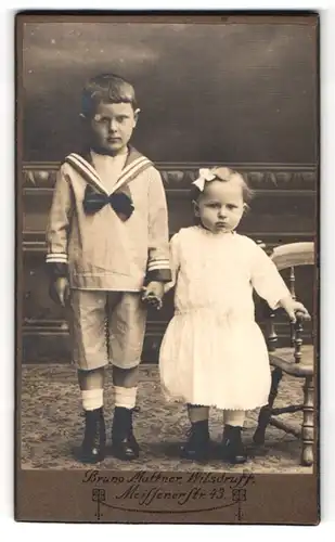 Fotografie Bruno Mattner, Wilsdruff, Meissenerstrasse 43, Portrait kleiner Junge im Matrosenanzug mit Schwesterchen