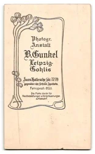 Fotografie B. Gunkel, Leipzig-Gohlis, Auss. Halleschestr. 77-79, Hübsche Dame in weisser Bluse mit Föhnfrisur