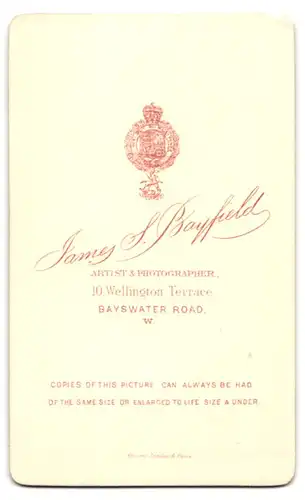 Fotografie James S. Bayfield, London, 10, Wellington Terrace, Portrait junger Mann in modischer Kleidung
