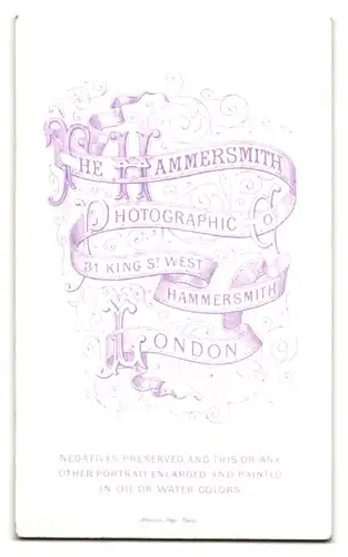 Fotografie The Hammersmith Photographic Co., London-Hammersmith, 31, King St. West, Portrait Fräulein im Kleid