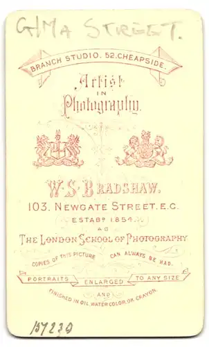 Fotografie W.S. Bradshaw, London, 103 Newgate Street, alte Dame mit Haube