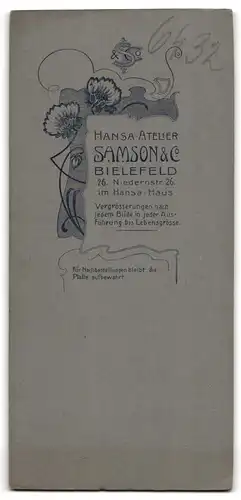 Fotografie Hansa Atelier Samson & Co., Bielefeld, Niedernstr. 26, Junge hübsche Dame im dunklen Kleid mit Halskette