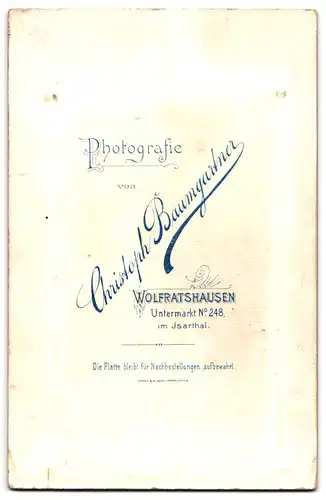 Fotografie Ch. Baumgartner, Wolfratshausen, Untermarkt 248, Ältere Dame im Kleid mit Zopf