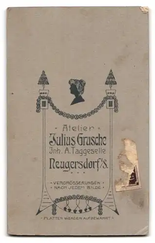 Fotografie Julius Grusche, Neugersdorf, Portrait vermähltes Hochzeitspaar in festlicher Kleidung