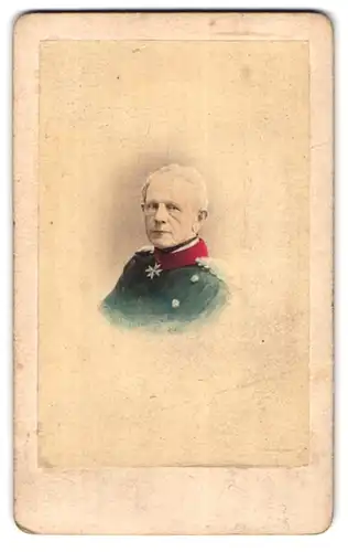 Fotografie Fotograf und Ort unbekannt, Generalfeldmarschall Helmuth von Moltke in Uniform mit Orden