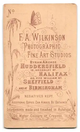 Fotografie F.A. Wilkinson, Halifax, 20 Fitz William Street, hübsche junge Dame im taillierten Kleid