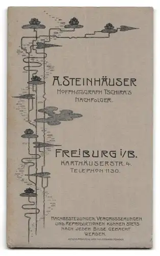 Fotografie A. Steinhäuser, Freiburg i.B., Karthäuserstrasse 4, junger Herr im karierten Anzug