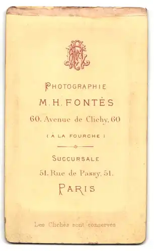 Fotografie Fontes, Paris, 51 Rue de Passy, elegante Frau mit Blume