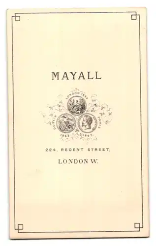 Fotografie Mayall, London-W, 224, Regent Street, Portrait junge Dame im hübschen Keid