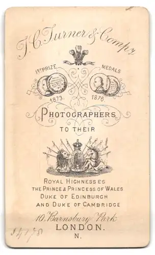 Fotografie T. C. Turner & Compy., London-N, 10, Barnsbury Park, Portrait modisch gekleideter Herr mit Oberlippenbart