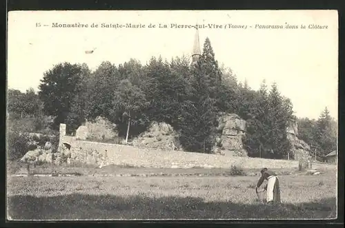 AK Saint-Léger-Vauban, Monastère de Sainte-Marie de La Pierre-qui-Vire, Panorama dans la Clôture