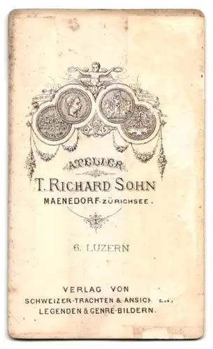 Fotografie T. Richard Sohn, Maenedorf / Zürichsee, Floristin in Tracht mit Topfpflanze