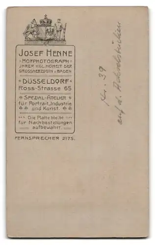 Fotografie Josef Henne, Düsseldorf, Roos-Strasse 65, Portrait Soldat in Uniform, Rgt. 39