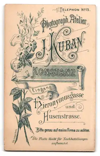 Fotografie J. Kuban, Konstanz, Eingang Hieronymusgasse und Husenstrsse, Portrait junge Dame mit zurückgebundenem Haar