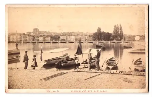 Fotografie Garcin, Geneve, Ansicht Genf, Ruderbootsteg mit Blick zur Stadt