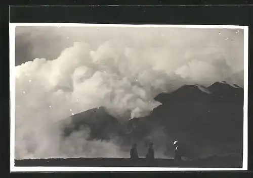 AK Etna, Rauchender Vulkan