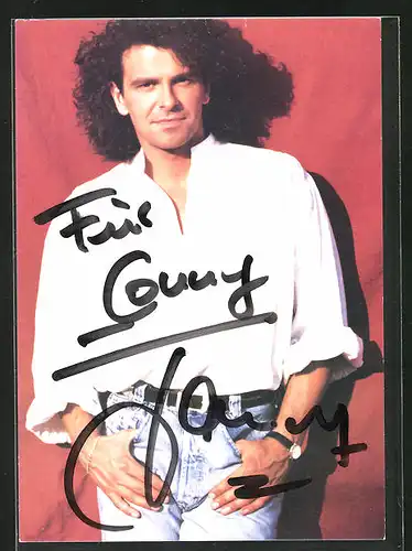 AK Musiker Sandy Wagner vor rotem Hintergrund